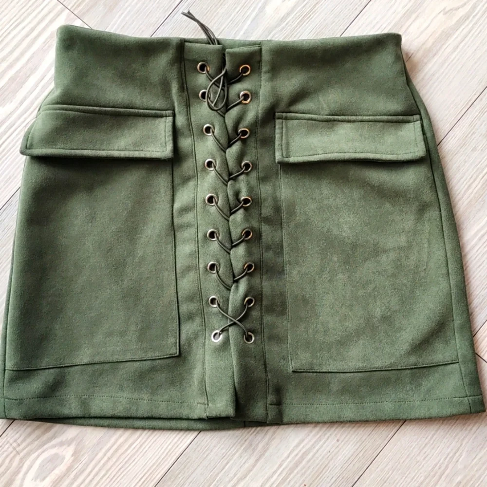 Women's green (suede like) lace up mini skirt size large